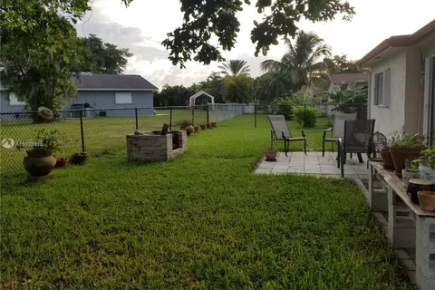 9409 NW 81st Ct, Tamarac FL 33321