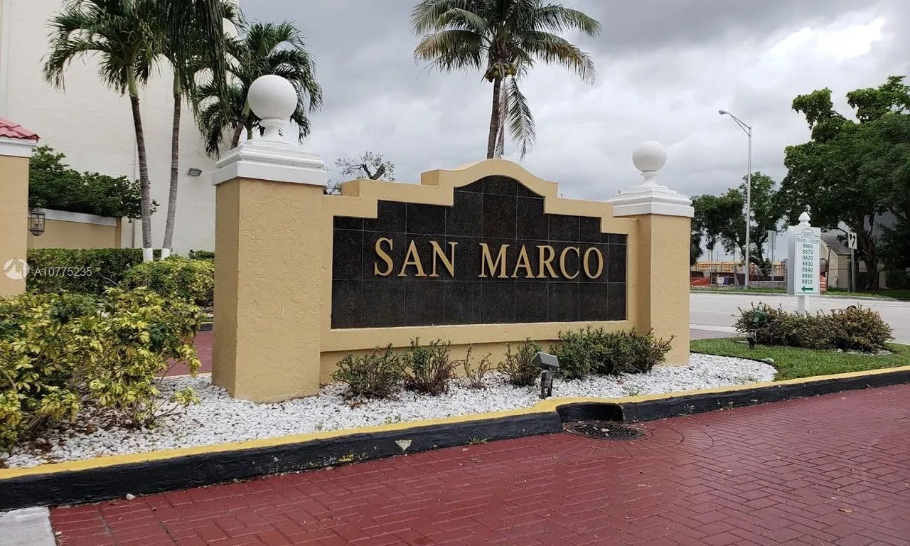 8840 Fontainebleau Blvd # 402, Miami FL 33172