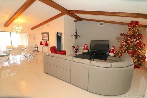 507 NW 103rd Ave, Plantation FL 33324
