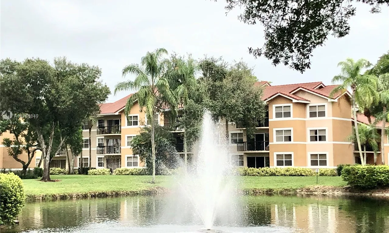 8701 Wiles Rd # 304, Coral Springs FL 33067