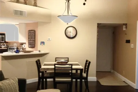 8701 Wiles Rd # 304, Coral Springs FL 33067