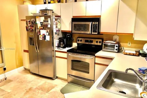 8701 Wiles Rd # 304, Coral Springs FL 33067