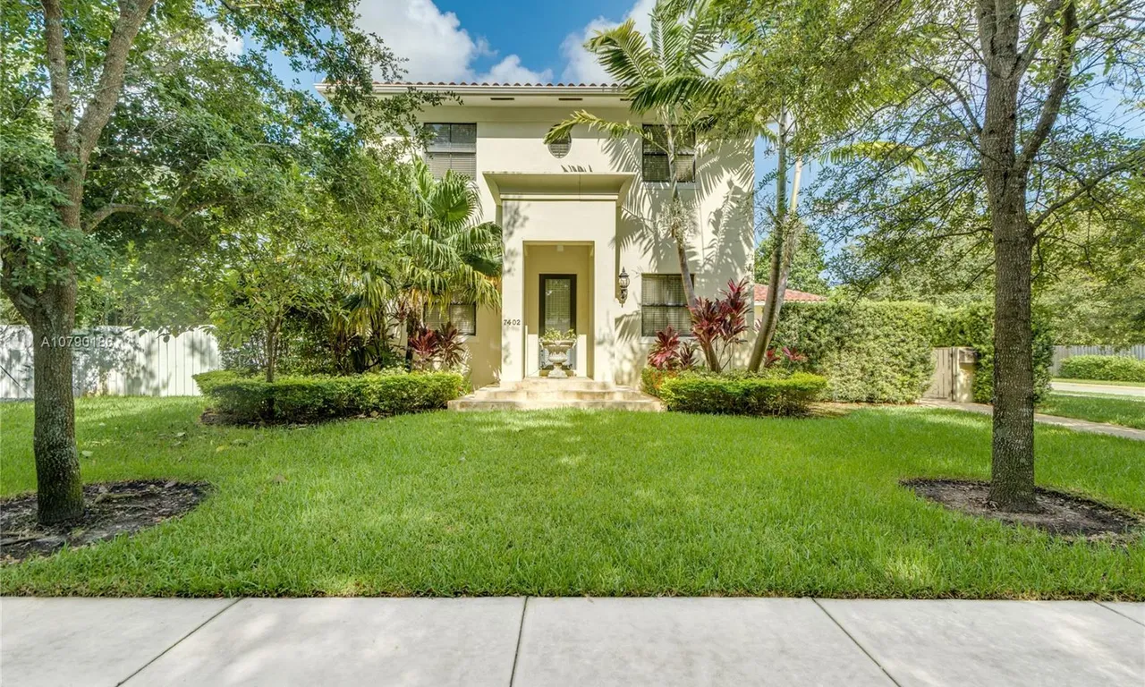 7402 SW 54th Ct, Miami FL 33143