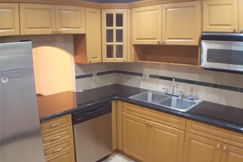 100 Edgewater Dr # 132, Coral Gables FL 33133