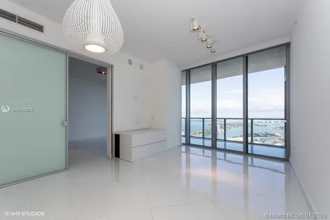 1100 Biscayne Blvd # 5204, Miami FL 33132