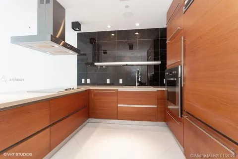 1100 Biscayne Blvd # 5204, Miami FL 33132