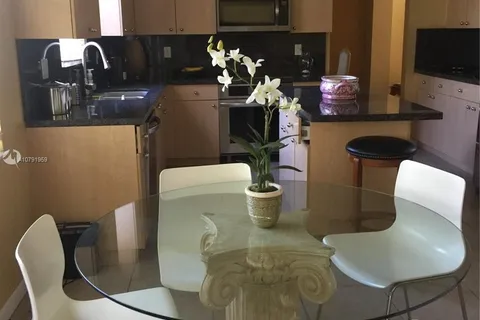 964 Sunflower Cir, Weston FL 33327