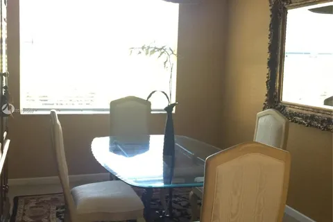 964 Sunflower Cir, Weston FL 33327