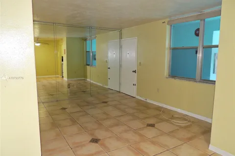 701 Collins Ave # 1B, Miami Beach FL 33139