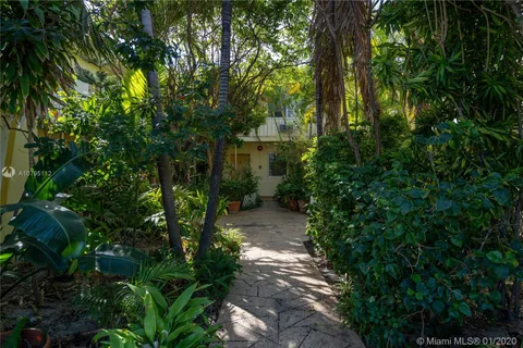 650 72nd St # 4, Miami Beach FL 33141