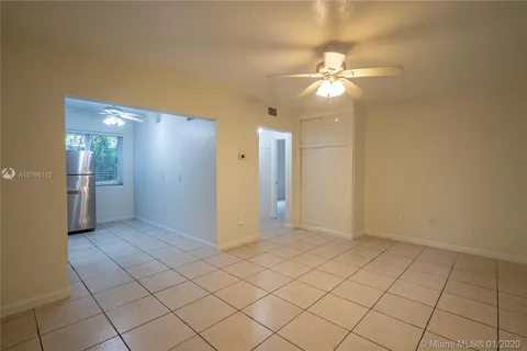 650 72nd St # 4, Miami Beach FL 33141