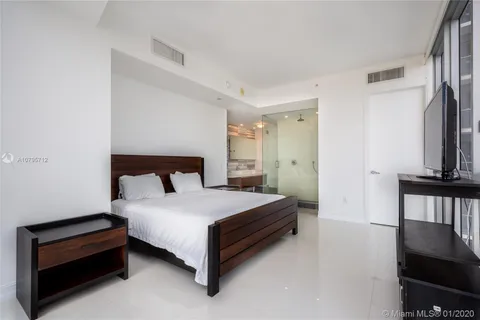 1100 Biscayne Blvd # 1906, Miami FL 33132