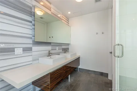 1100 Biscayne Blvd # 1906, Miami FL 33132