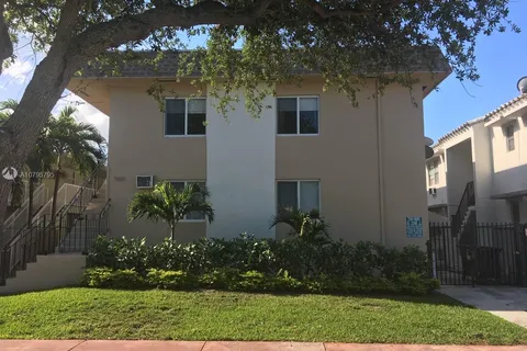 960 Biarritz Dr # 10, Miami Beach FL 33141