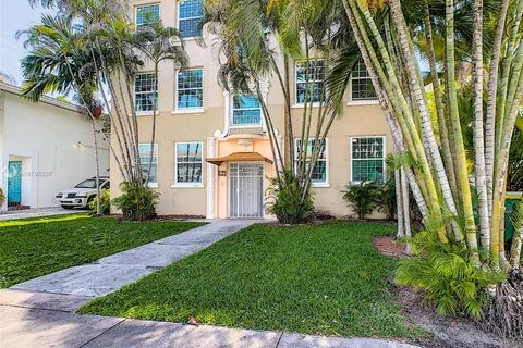 130 Antiquera Ave # 8, Coral Gables FL 33134
