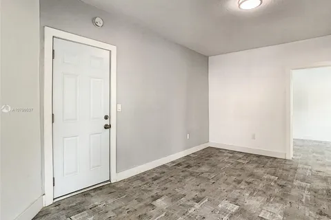 130 Antiquera Ave # 8, Coral Gables FL 33134