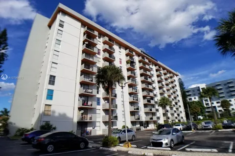 2075 NE 164th St # 314, North Miami Beach FL 33162