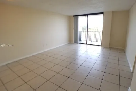 2075 NE 164th St # 314, North Miami Beach FL 33162