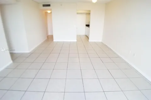 2075 NE 164th St # 314, North Miami Beach FL 33162