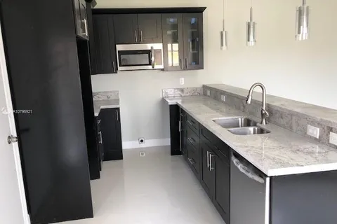 824 NE 14th Ct, Fort Lauderdale FL 33304