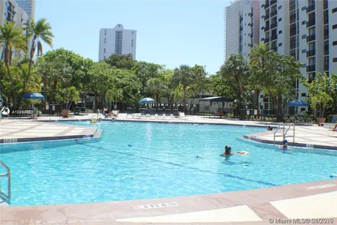 16909 N Bay Road # 420, Sunny Isles Beach FL 33160