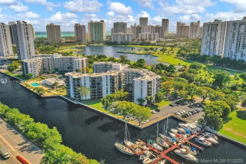 3401 N Country Club Dr # 110, Aventura FL 33180