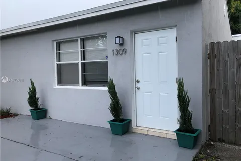 1309 NW 4th Ave, Fort Lauderdale FL 33311