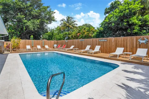 212 SW 1st Ave, Hallandale Beach FL 33009