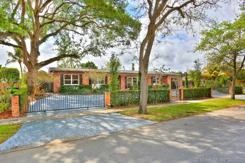 9360 SW 89th St, Miami FL 33176