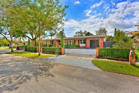 9360 SW 89th St, Miami FL 33176