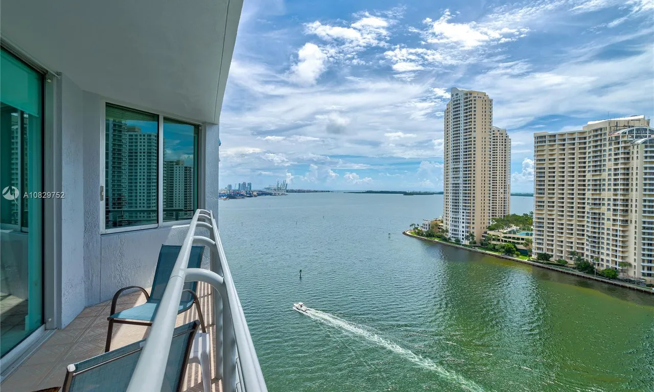 325 S Biscayne Blvd # 1821, Miami FL 33131