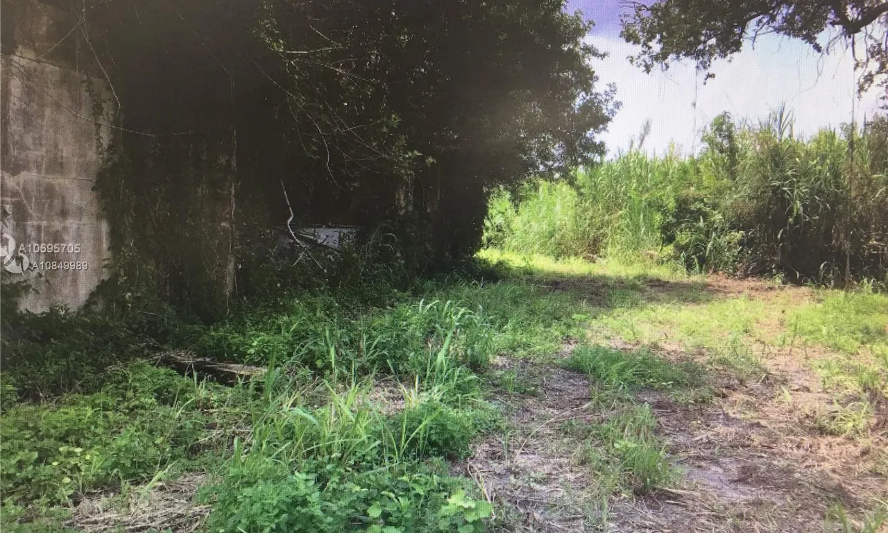 16892 204 st, Miami FL 33187