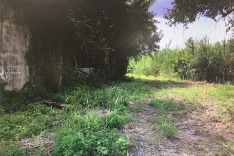 16892 204 st, Miami FL 33187