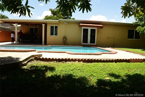 2055 SW 97th Ave, Miami FL 33165