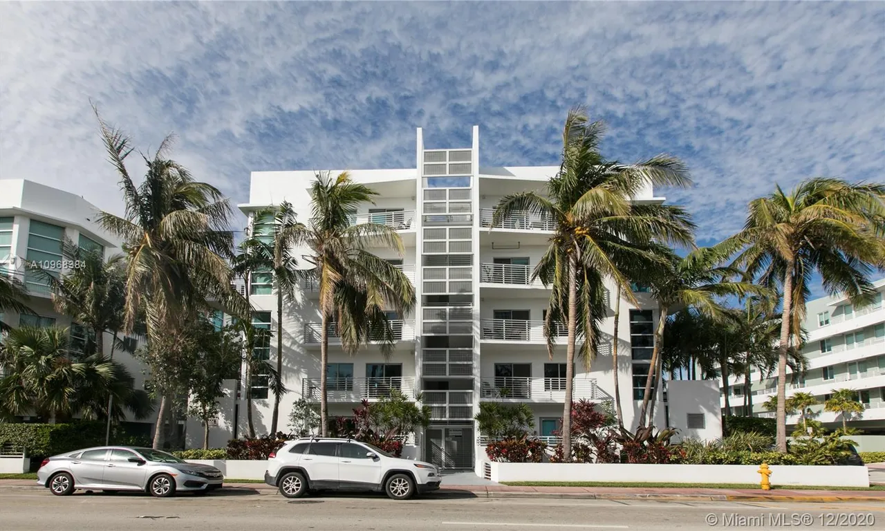 7744 Collins Ave # 4, Miami Beach FL 33141