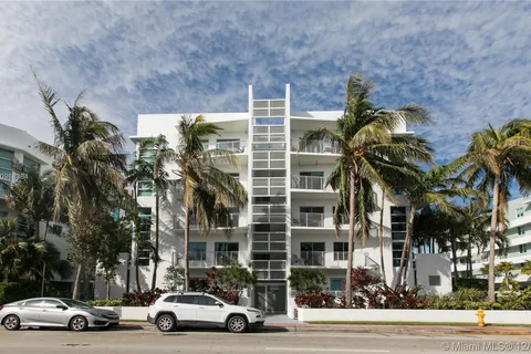 7744 Collins Ave # 4, Miami Beach FL 33141