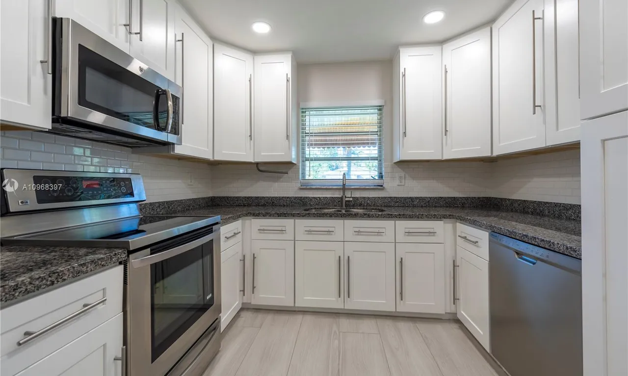 624 NE 10th Ave # 1, Fort Lauderdale FL 33304