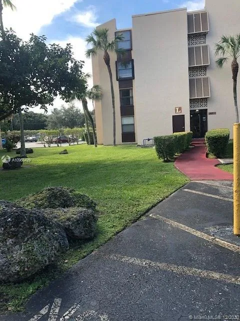 14611 N Kendall Dr # 407L, Miami FL 33186