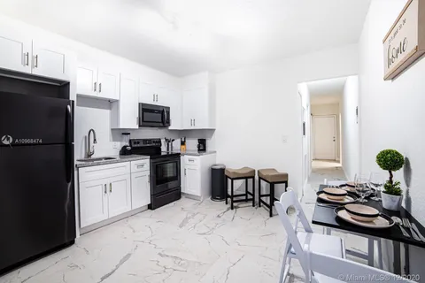 903 80th St # 2, Miami Beach FL 33141