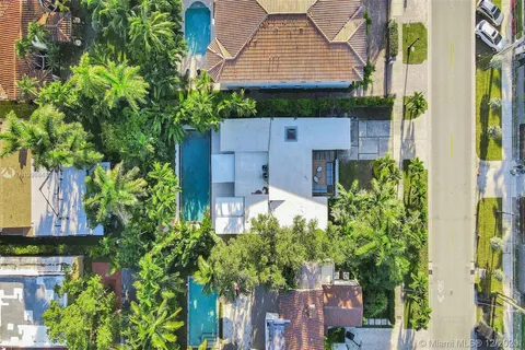 3075 N Bay Rd, Miami Beach FL 33140