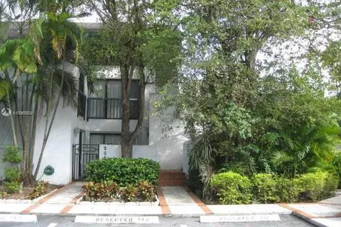 8301 SW 157 AV # 210, Miami FL 33193