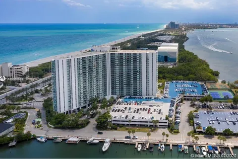 100 Bayview Dr # 1520, Sunny Isles Beach FL 33160