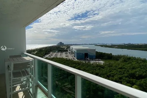100 Bayview Dr # 1520, Sunny Isles Beach FL 33160
