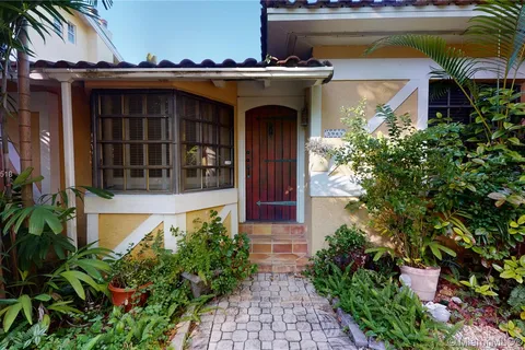 3965 Crawford Ave, Coconut Grove FL 33133
