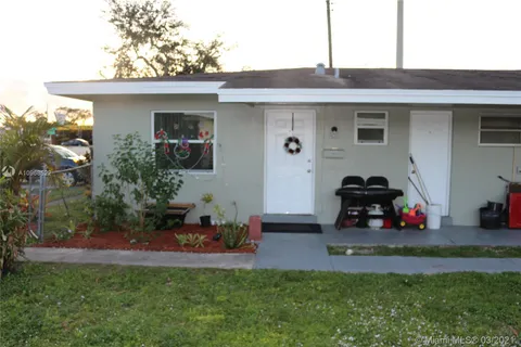 5945-5947 Hayes Street, Hollywood FL 33021