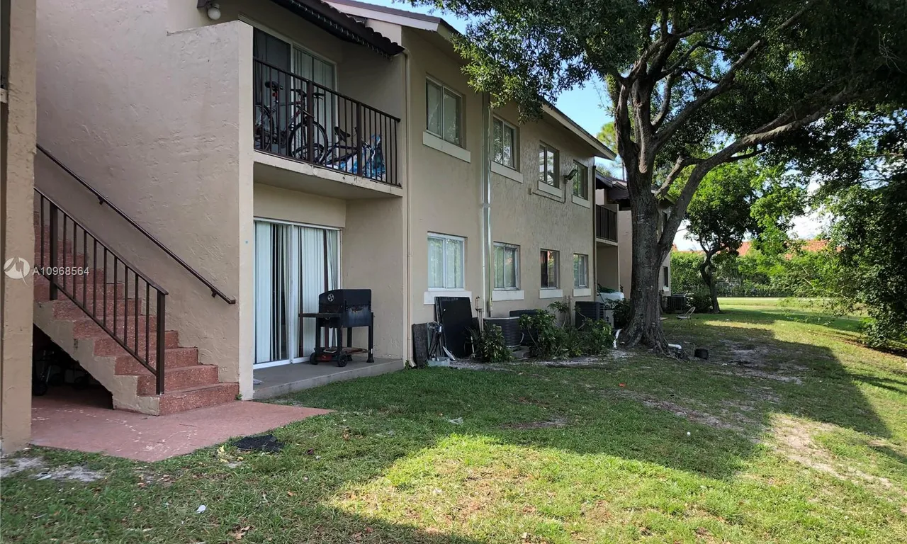 1200 Lake Victoria Dr # K, West Palm Beach FL 33411