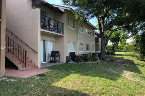 1200 Lake Victoria Dr # K, West Palm Beach FL 33411