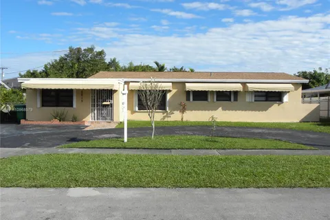 2815 SW 105th Ct, Miami FL 33165