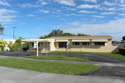2815 SW 105th Ct, Miami FL 33165