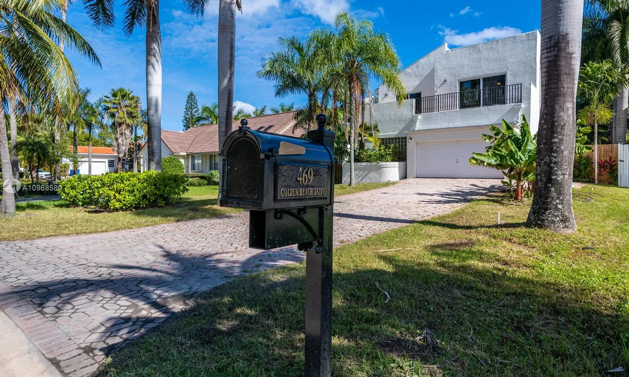 469 Golden Beach Dr, Golden Beach FL 33160
